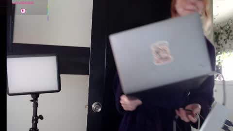 Mousie online show from October 2025 08:40:02 PM