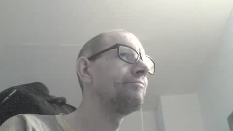 Snapshot of moviem1978 chatting on December 2025 12:56:02 PM Frederik online show from December 2025 12:56:02 PM