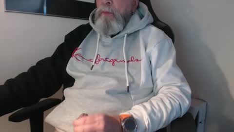 mr_boombastic2021 online show from November 2025 11:20:02 AM