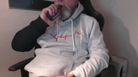 mr_boombastic2021 online show from November 2025 10:17:02 AM