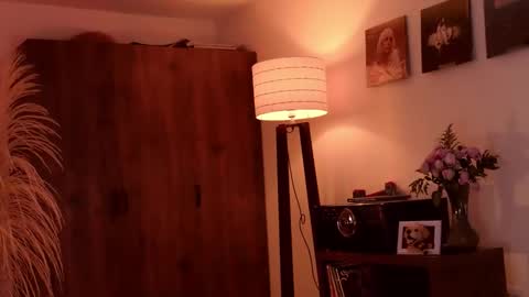 Mr Evans online show from October 2025 02:39:02 PM