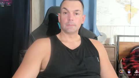 Cam online show from October 2025 07:00:01 PM