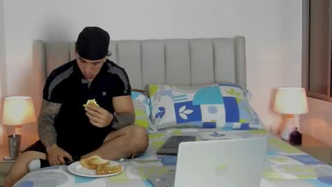 mr_maximo online show from March 2026 04:06:02 AM