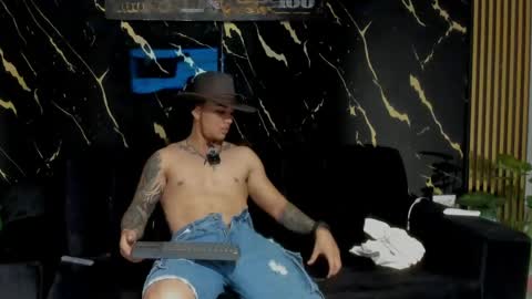 mr_maximo online show from March 2026 04:28:02 AM