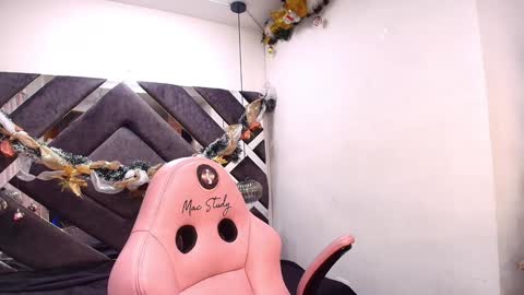 MIKEE online show from December 2024 03:58:02 AM