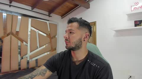MIKEE online show from December 2024 03:01:02 AM