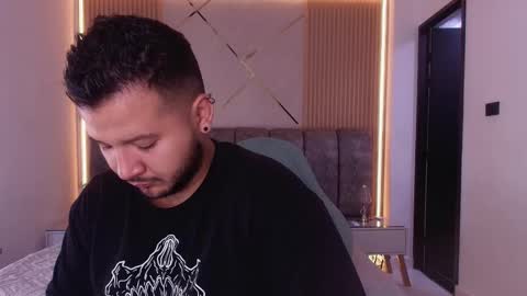 MIKEE online show from March 2026 03:10:02 AM