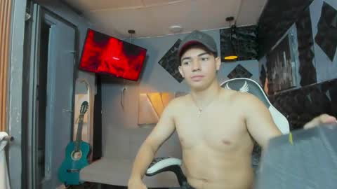 mr_mois online show from April 2026 06:36:02 AM