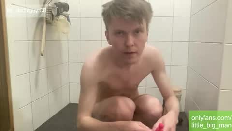 Snapshot of mr_notfatguy chatting on October 2025 11:42:02 PM notfatguy online show from October 2025 11:42:02 PM