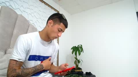 Mr Porn  online show from May 2026 01:00:02 AM