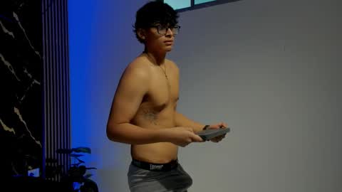 Snapshot of mr_yisuz chatting on March 2026 07:09:01 PM yisuz online show from March 2026 07:09:01 PM