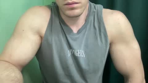 Snapshot of mrbiceps_23 chatting on December 2024 06:49:02 PM Mrbiceps23 online show from December 2024 06:49:02 PM