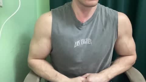 Snapshot of mrbiceps_23 chatting on December 2024 01:11:02 PM Mrbiceps23 online show from December 2024 01:11:02 PM