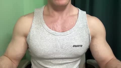 Snapshot of mrbiceps_23 chatting on December 2024 11:05:01 PM Mrbiceps23 online show from December 2024 11:05:01 PM