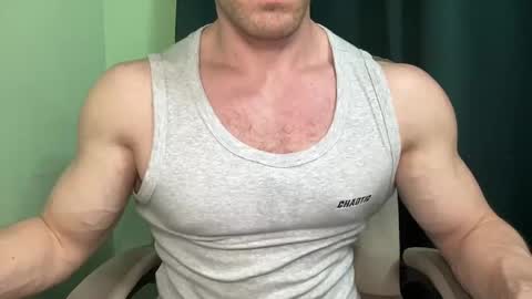 Snapshot of mrbiceps_23 chatting on December 2024 08:27:02 PM Mrbiceps23 online show from December 2024 08:27:02 PM