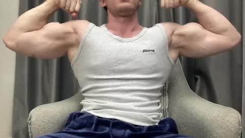 Snapshot of mrbiceps_23 chatting on January 2025 08:48:02 PM Mrbiceps23 online show from January 2025 08:48:02 PM