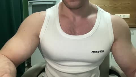 Snapshot of mrbiceps_23 chatting on January 2025 07:40:01 PM Mrbiceps23 online show from January 2025 07:40:01 PM