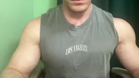 Snapshot of mrbiceps_23 chatting on February 2025 03:31:02 PM Mrbiceps23 online show from February 2025 03:31:02 PM