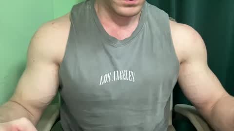 Snapshot of mrbiceps_23 chatting on February 2025 06:37:02 PM Mrbiceps23 online show from February 2025 06:37:02 PM