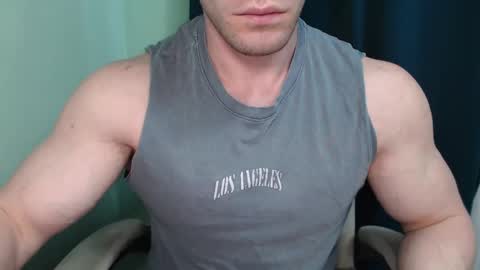 Snapshot of mrbiceps_23 chatting on February 2025 08:21:01 AM Mrbiceps23 online show from February 2025 08:21:01 AM