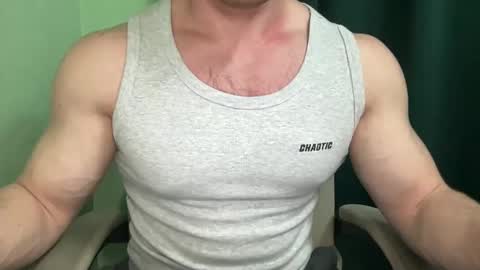Snapshot of mrbiceps_23 chatting on February 2025 08:11:02 PM Mrbiceps23 online show from February 2025 08:11:02 PM