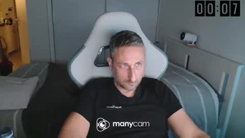 mrdr000 online show from April 2026 10:07:02 PM