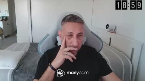 mrdr000 online show from April 2026 04:59:02 PM