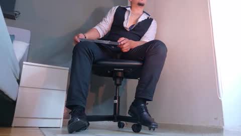 Mr Fox online show from November 2025 07:35:02 PM