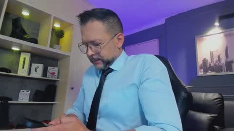 MrFrank. online show from December 2025 12:58:02 PM