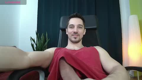 Snapshot of mrgreeneyes01 chatting on February 2025 10:48:02 AM juan luis online show from February 2025 10:48:02 AM
