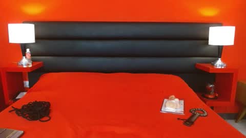 MrJohnandLucy online show from January 2026 12:09:02 PM