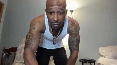 mromg007 online show from April 2026 12:29:02 PM