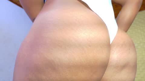 Snapshot of mrs_buttocks chatting on February 2025 01:20:01 PM mrs_buttocks online show from February 2025 01:20:01 PM