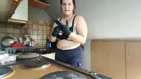 Snapshot of mrsbutterfly2504 chatting on June 2026 11:03:02 AM Naughty Melly online show from June 2026 11:03:02 AM