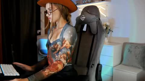 YOUR OWNER online show from February 2025 08:58:02 PM