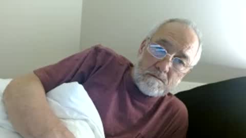 mrtease5 online show from April 2026 04:04:01 AM