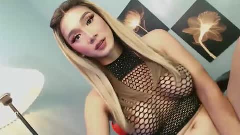 Snapshot of ms_chloe28 chatting on December 2025 06:01:02 AM chloe online show from December 2025 06:01:02 AM