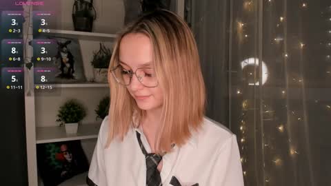 Elizabeth online show from February 2025 06:01:01 PM