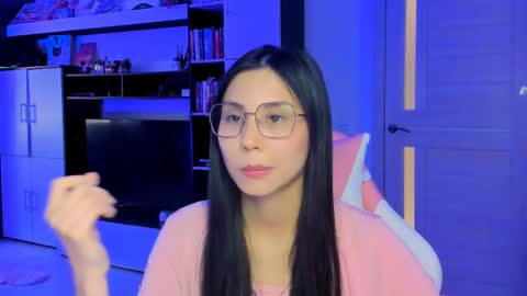 Snapshot of ms_emily_ chatting on May 2026 01:07:02 PM ms_emily_ online show from May 2026 01:07:02 PM