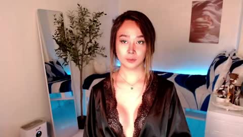Snapshot of ms_lhaydeebunny chatting on June 2026 03:42:01 AM Evon online show from June 2026 03:42:01 AM
