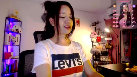 Snapshot of ms_lissa chatting on April 2026 01:52:02 AM MISS LISSA online show from April 2026 01:52:02 AM