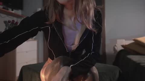 Snapshot of ms_lorelei chatting on February 2025 08:11:02 PM Lore online show from February 2025 08:11:02 PM