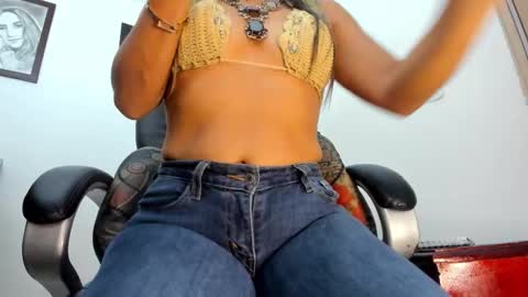 ms_lunarose online show from November 2025 02:00:01 AM