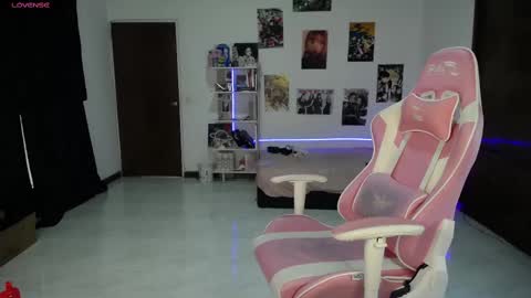 Manuela3 online show from March 2025 07:37:02 PM