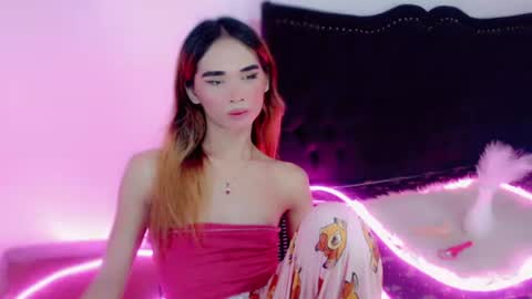 mscherry_ online show from December 2025 04:47:01 PM