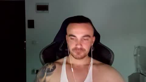 Snapshot of mu5clemania chatting on December 2024 03:24:02 PM Victor online show from December 2024 03:24:02 PM
