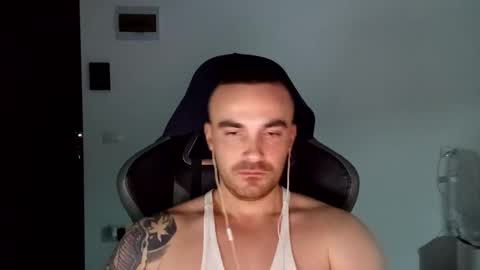 Snapshot of mu5clemania chatting on December 2024 06:28:02 PM Victor online show from December 2024 06:28:02 PM