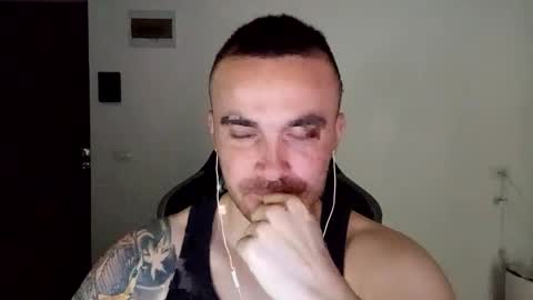 Snapshot of mu5clemania chatting on December 2024 08:33:02 AM Victor online show from December 2024 08:33:02 AM