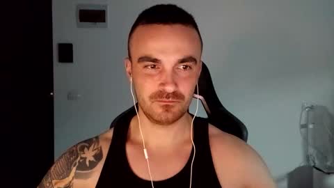 Snapshot of mu5clemania chatting on December 2024 07:53:02 PM Victor online show from December 2024 07:53:02 PM