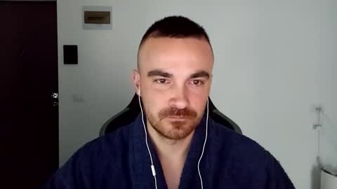 Snapshot of mu5clemania chatting on January 2025 08:17:01 AM Victor online show from January 2025 08:17:01 AM